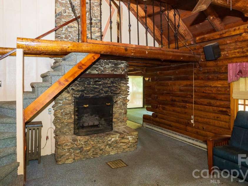305 Melanie Lane, Black Mountain, NC 28711.  MLS# CAR4396902, YatesRealty ID 33177. 