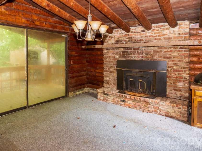 305 Melanie Lane, Black Mountain, NC 28711.  MLS# CAR4396902, YatesRealty ID 33177. 