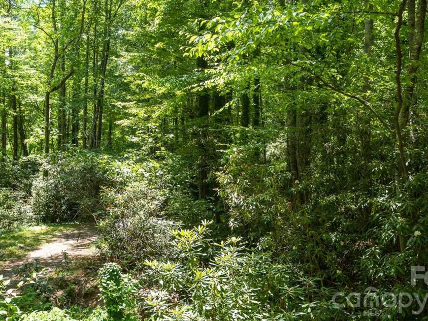 305 Melanie Lane, Black Mountain, NC 28711.  MLS# CAR4396902, YatesRealty ID 33177. 