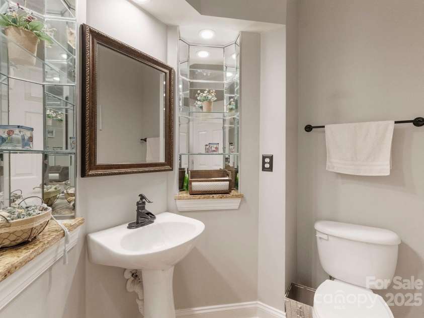 3304 Taviston Drive, Waxhaw, NC 28173.  MLS# CAR4234395, YatesRealty ID 33178. 