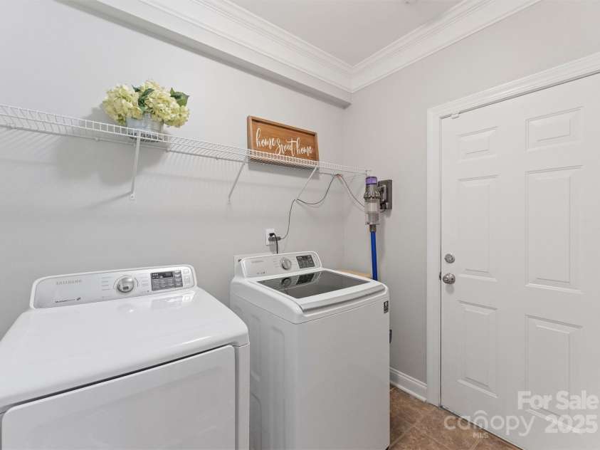 3304 Taviston Drive, Waxhaw, NC 28173.  MLS# CAR4234395, YatesRealty ID 33178. 