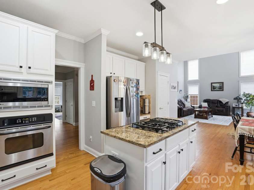 3304 Taviston Drive, Waxhaw, NC 28173.  MLS# CAR4335355, YatesRealty ID 33178. 