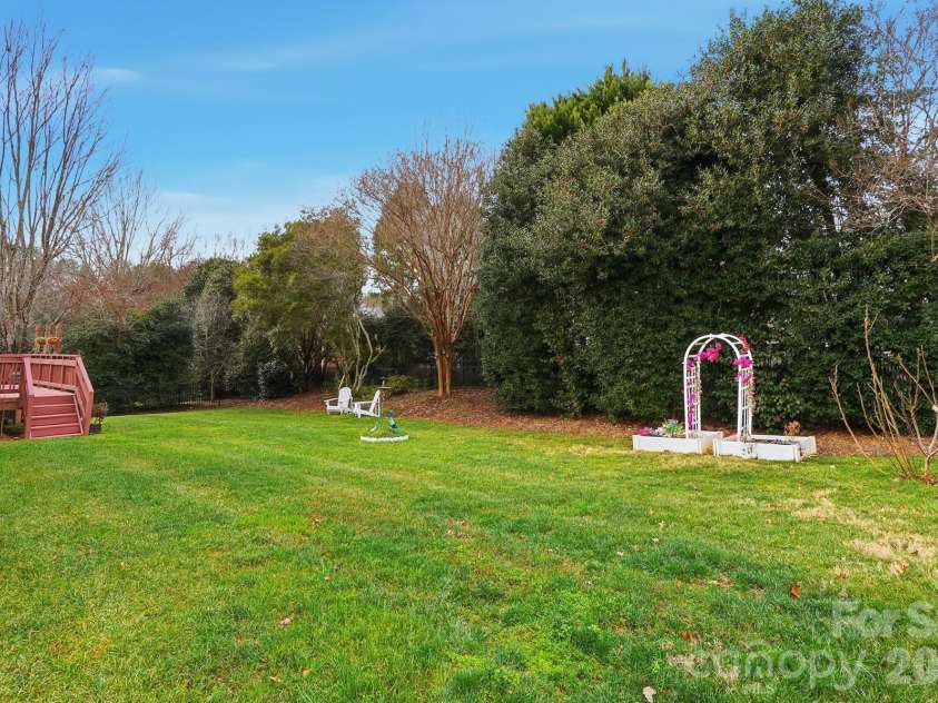 3304 Taviston Drive, Waxhaw, NC 28173.  MLS# CAR4335355, YatesRealty ID 33178. 