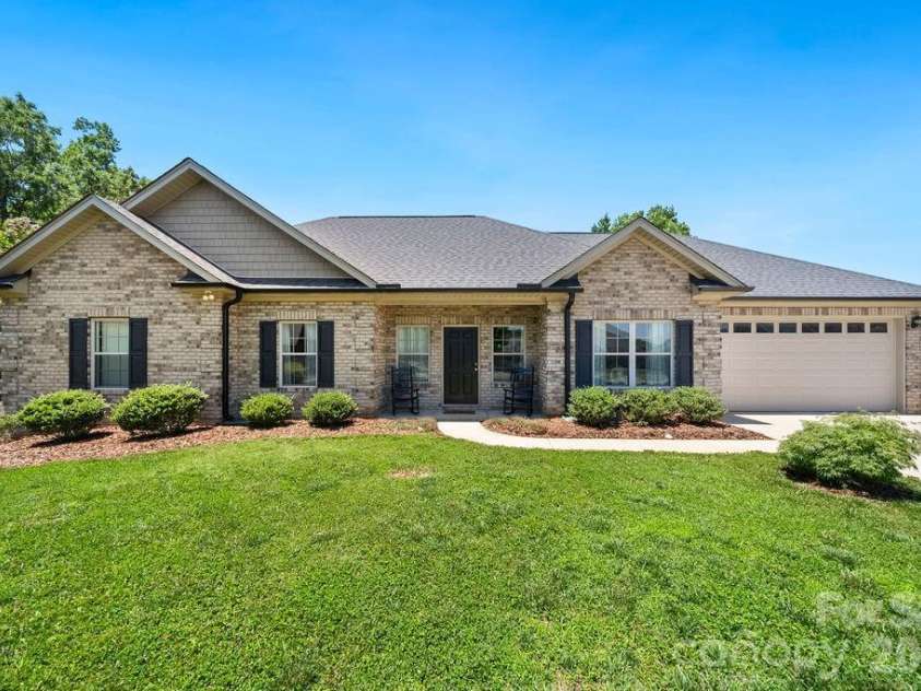 5226 Sustar Drive, Monroe, NC 28110.  MLS# CAR4392806, YatesRealty ID 33178. 