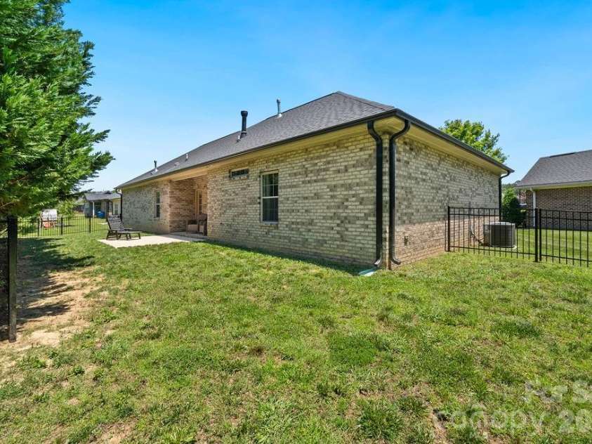 5226 Sustar Drive, Monroe, NC 28110.  MLS# CAR4392806, YatesRealty ID 33178. 