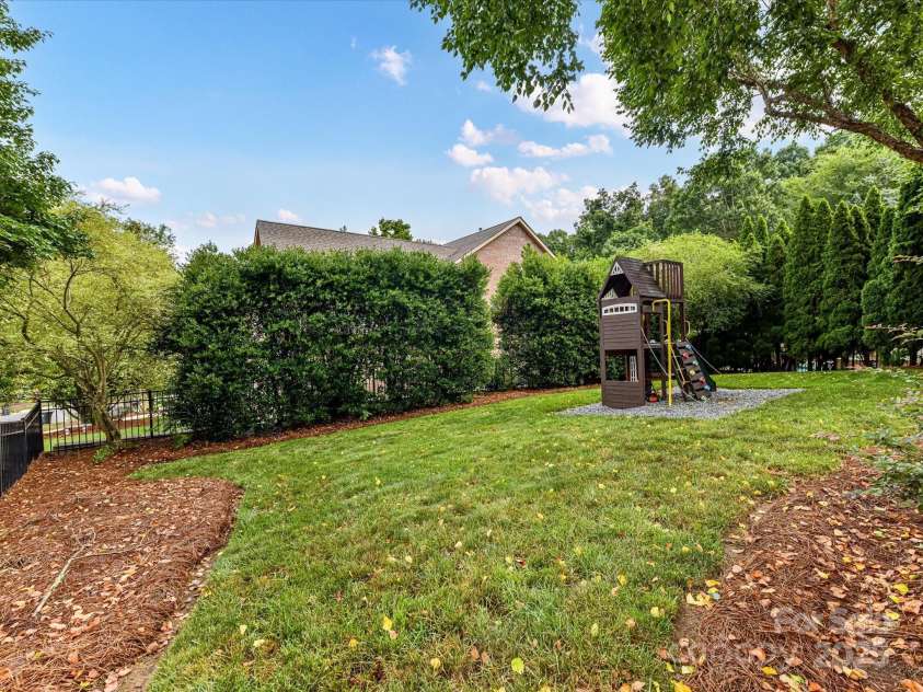 4032 Cambridge Hill Lane, Charlotte, NC 28270.  MLS# CAR4277573, YatesRealty ID 33179. Fully fenced-in backyard