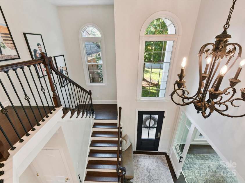 4032 Cambridge Hill Lane, Charlotte, NC 28270.  MLS# CAR4277573, YatesRealty ID 33179. Gorgeous 2-story entry
