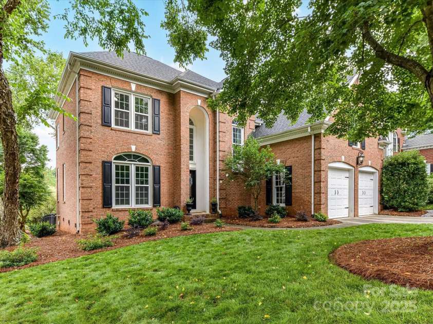 4032 Cambridge Hill Lane, Charlotte, NC 28270.  MLS# CAR4277573, YatesRealty ID 33179. Welcome Home to 4032 Cambridge Hill Lane in popular Providence Heights!