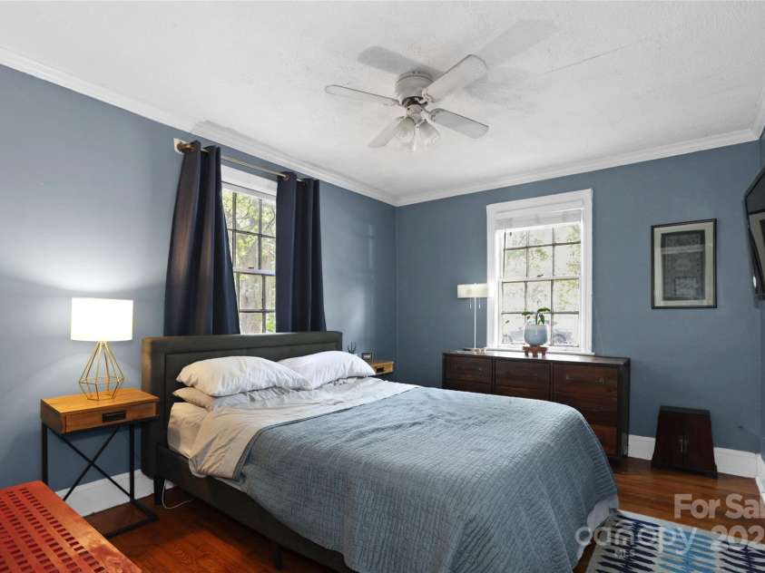 1825 Beckwith Place, Charlotte, NC 28205.  MLS# CAR4282243, YatesRealty ID 33180. 