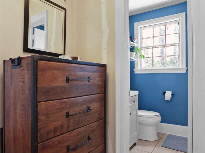 1825 Beckwith Place, Charlotte, NC 28205.  MLS# CAR4282243, YatesRealty ID 33180. 
