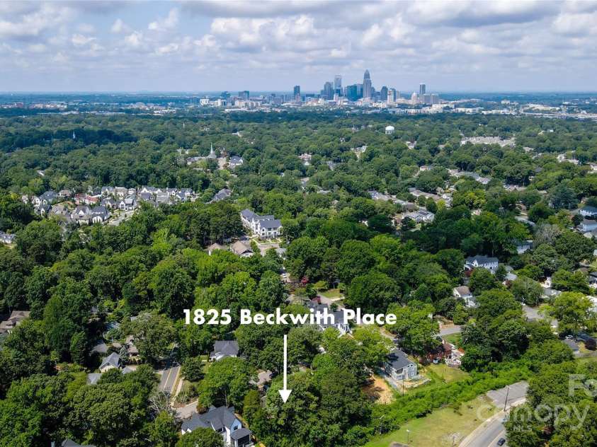 1825 Beckwith Place, Charlotte, NC 28205.  MLS# CAR4282243, YatesRealty ID 33180. 