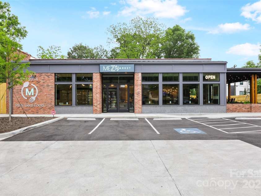 1825 Beckwith Place, Charlotte, NC 28205.  MLS# CAR4282243, YatesRealty ID 33180. Nearby Mezzo Market