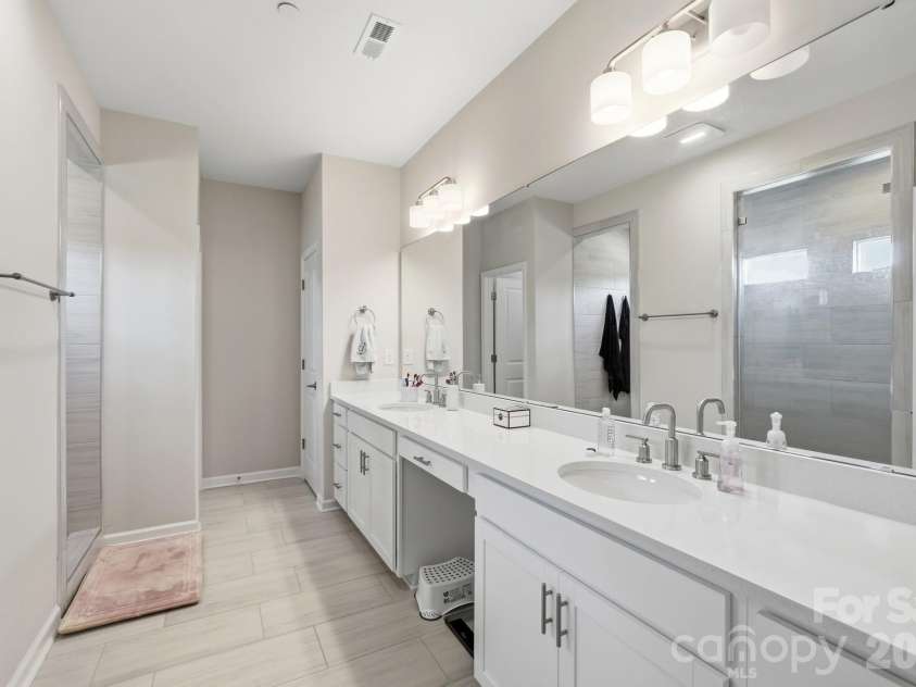 3205 Kintore Lane, Concord, NC 28027.  MLS# CAR4394370, YatesRealty ID 33180. 