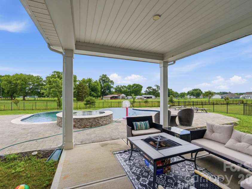 3205 Kintore Lane, Concord, NC 28027.  MLS# CAR4394370, YatesRealty ID 33180. 