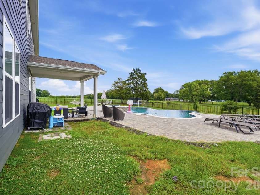 3205 Kintore Lane, Concord, NC 28027.  MLS# CAR4394370, YatesRealty ID 33180. 