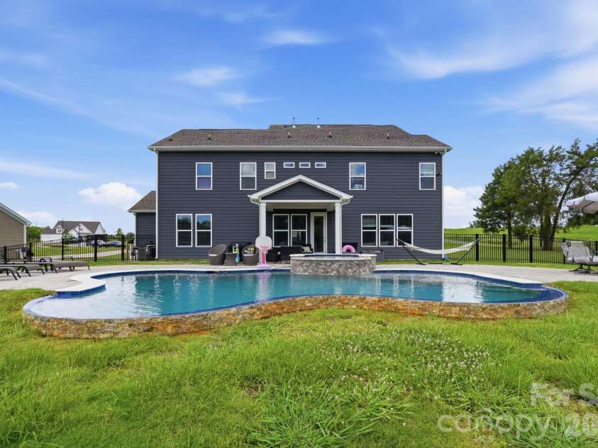 3205 Kintore Lane, Concord, NC 28027.  MLS# CAR4394370, YatesRealty ID 33180. 