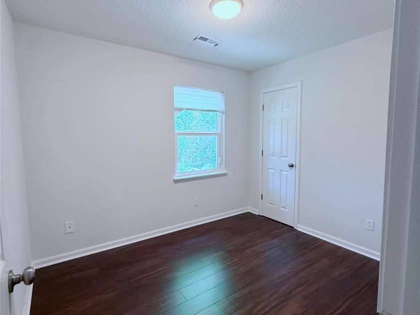 6007 Crosswood Court, Charlotte, NC 28215.  MLS# CAR4271752, YatesRealty ID 33181. 