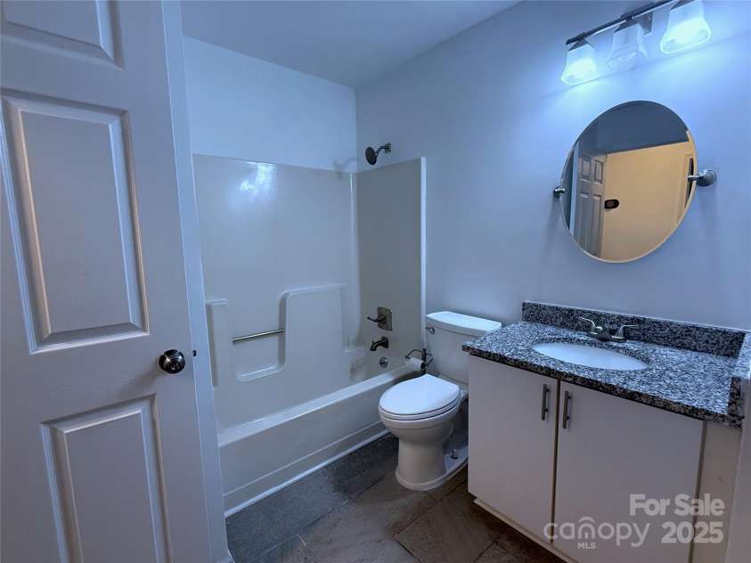 6007 Crosswood Court, Charlotte, NC 28215.  MLS# CAR4271752, YatesRealty ID 33181. 