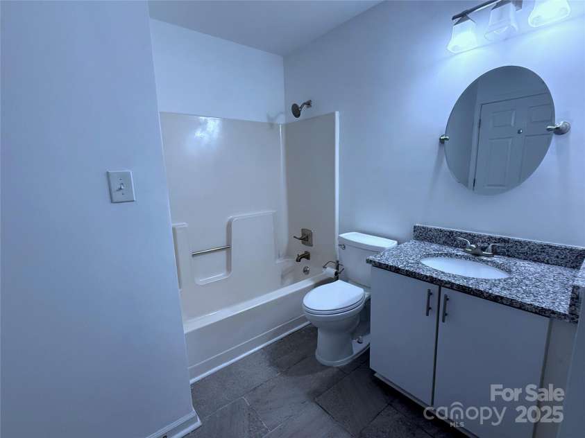 6007 Crosswood Court, Charlotte, NC 28215.  MLS# CAR4271752, YatesRealty ID 33181. 