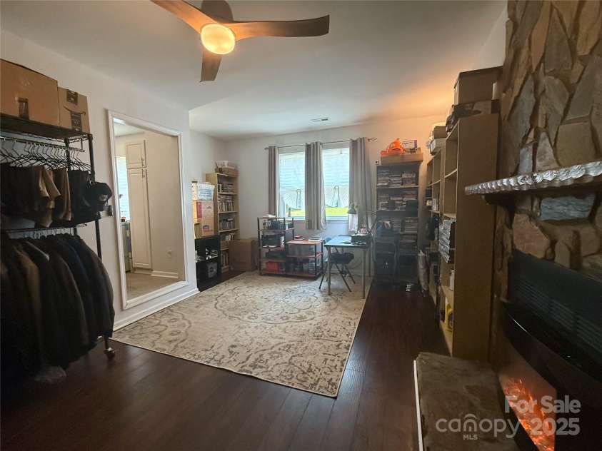 6007 Crosswood Court, Charlotte, NC 28215.  MLS# CAR4271752, YatesRealty ID 33181. 