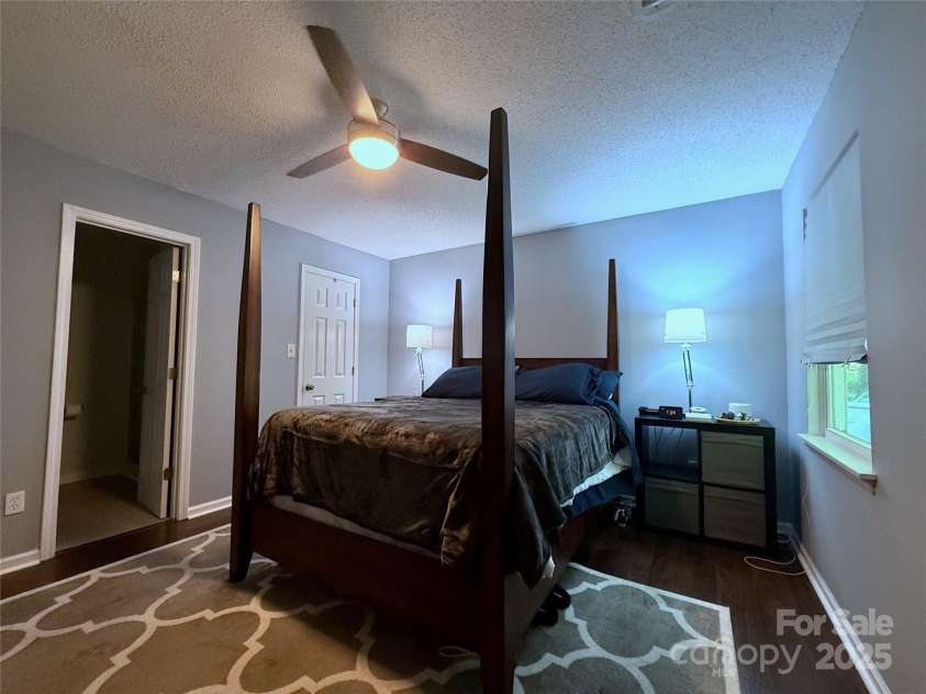 6007 Crosswood Court, Charlotte, NC 28215.  MLS# CAR4271752, YatesRealty ID 33181. 