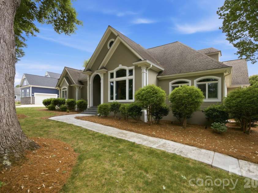 242 Mallard Way, Mooresville, NC 28117.  MLS# CAR4381736, YatesRealty ID 33182. 