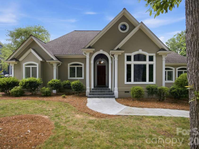242 Mallard Way, Mooresville, NC 28117.  MLS# CAR4381736, YatesRealty ID 33182. 