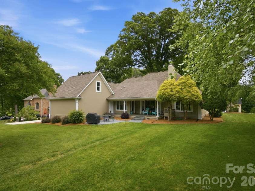 242 Mallard Way, Mooresville, NC 28117.  MLS# CAR4381736, YatesRealty ID 33182. 