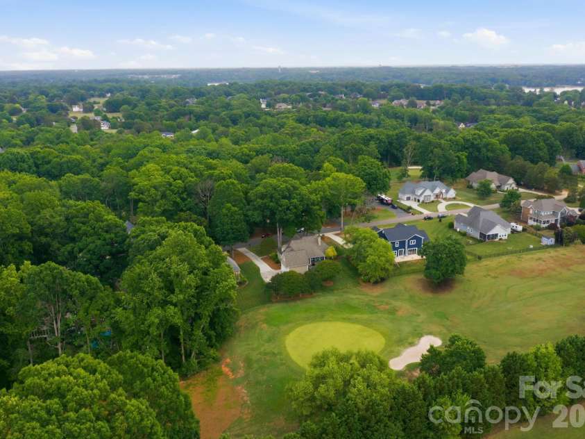 242 Mallard Way, Mooresville, NC 28117.  MLS# CAR4381736, YatesRealty ID 33182. 