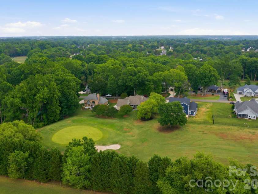 242 Mallard Way, Mooresville, NC 28117.  MLS# CAR4381736, YatesRealty ID 33182. 