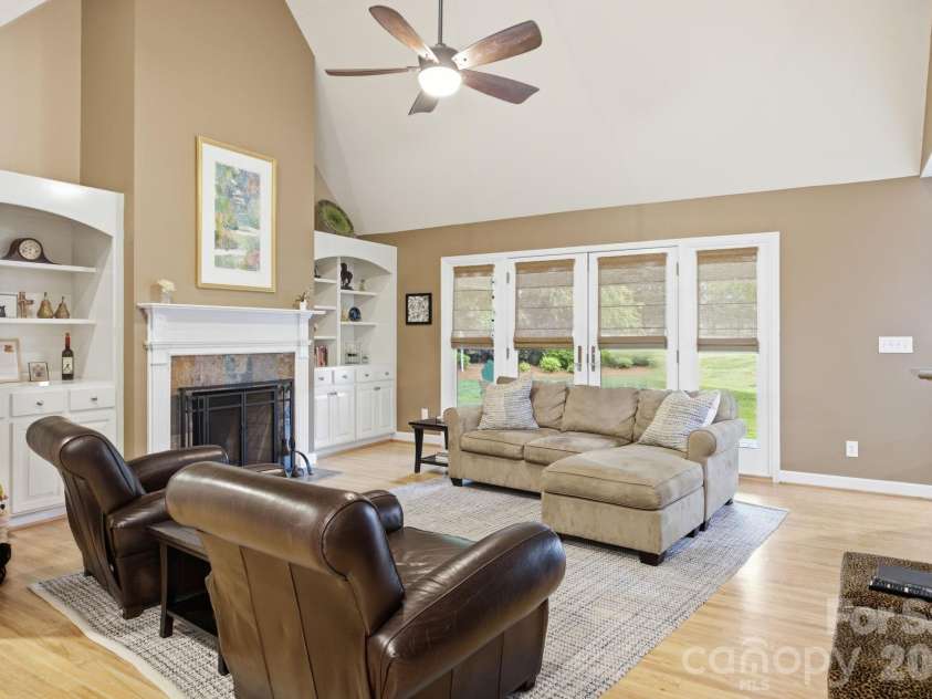 242 Mallard Way, Mooresville, NC 28117.  MLS# CAR4381736, YatesRealty ID 33182. 