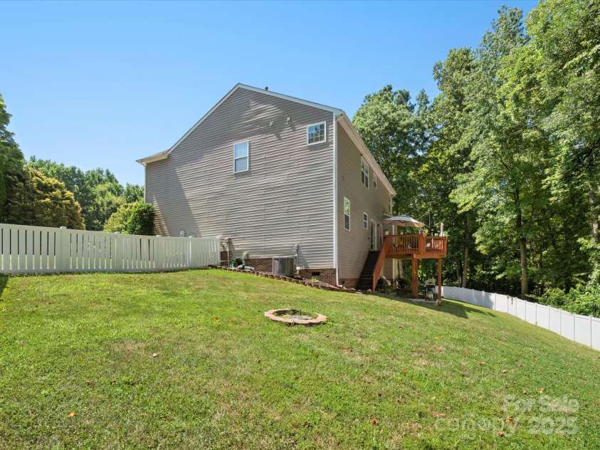 3432 Bruce Ridge, Clover, SC 29710.  MLS# CAR4279076, YatesRealty ID 33182. 