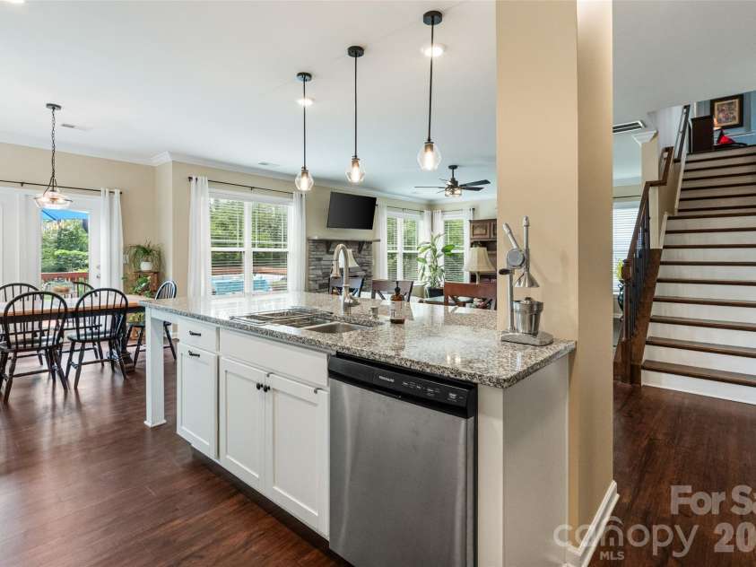 6008 Britannia Boulevard, Waxhaw, NC 28173.  MLS# CAR4396319, YatesRealty ID 33183. 