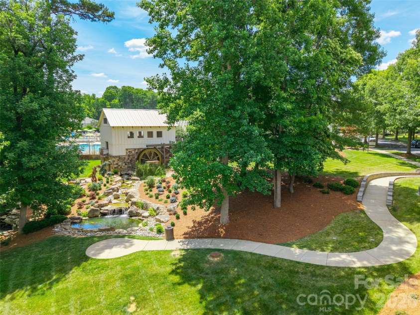 6008 Britannia Boulevard, Waxhaw, NC 28173.  MLS# CAR4396319, YatesRealty ID 33183. 