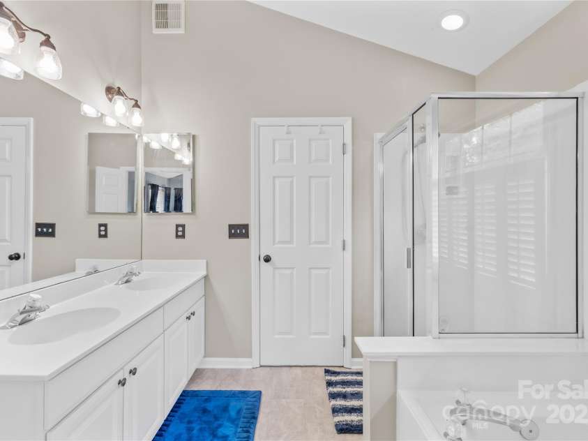 19739 Valiant Way, Cornelius, NC 28031.  MLS# CAR4288737, YatesRealty ID 33184. 