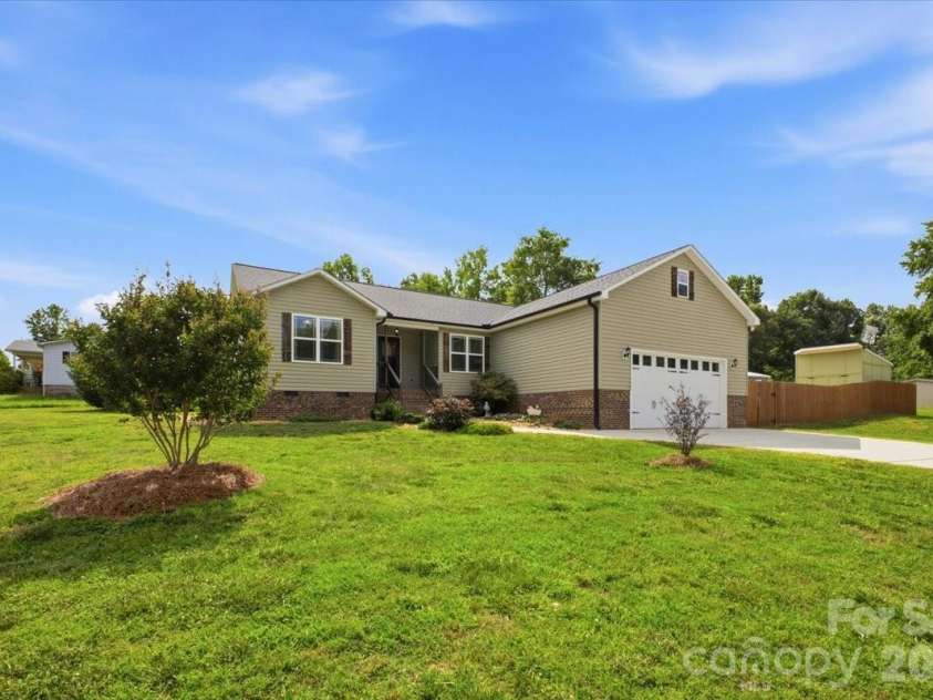 3788 Rene Lane, Maiden, NC 28650.  MLS# CAR4393846, YatesRealty ID 33184. 