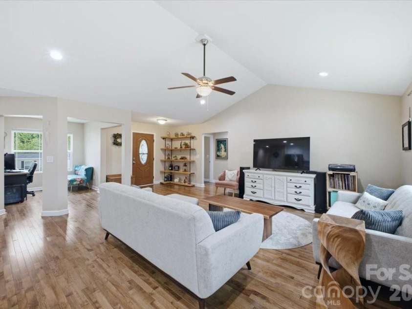 3788 Rene Lane, Maiden, NC 28650.  MLS# CAR4393846, YatesRealty ID 33184. 