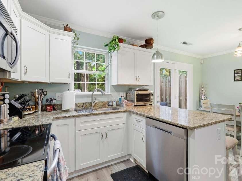 83 Sunny Meadows Boulevard, Arden, NC 28704.  MLS# CAR4396781, YatesRealty ID 33187. 