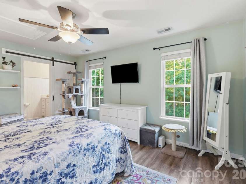 83 Sunny Meadows Boulevard, Arden, NC 28704.  MLS# CAR4396781, YatesRealty ID 33187. 