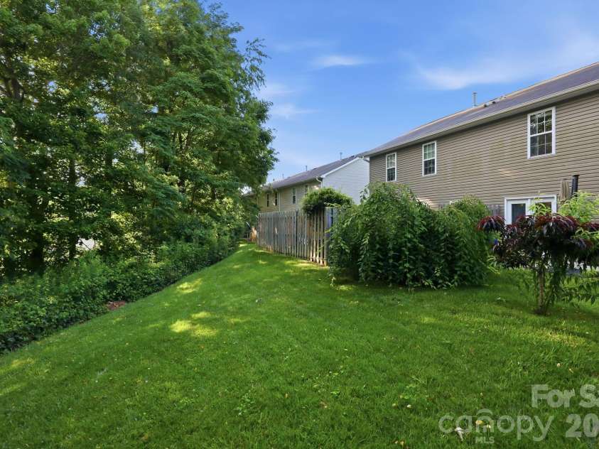 83 Sunny Meadows Boulevard, Arden, NC 28704.  MLS# CAR4396781, YatesRealty ID 33187. 