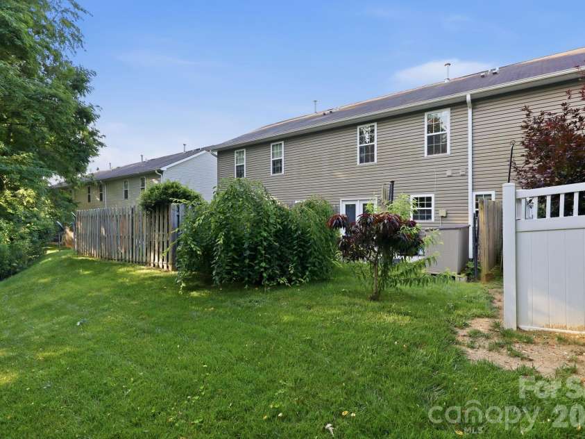 83 Sunny Meadows Boulevard, Arden, NC 28704.  MLS# CAR4396781, YatesRealty ID 33187. 