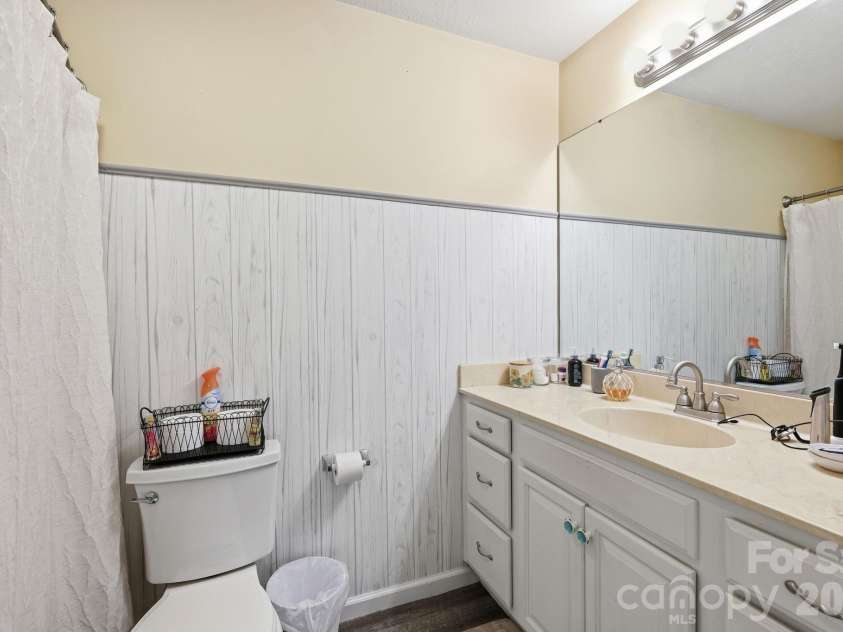83 Sunny Meadows Boulevard, Arden, NC 28704.  MLS# CAR4396781, YatesRealty ID 33187. Primary bathroom