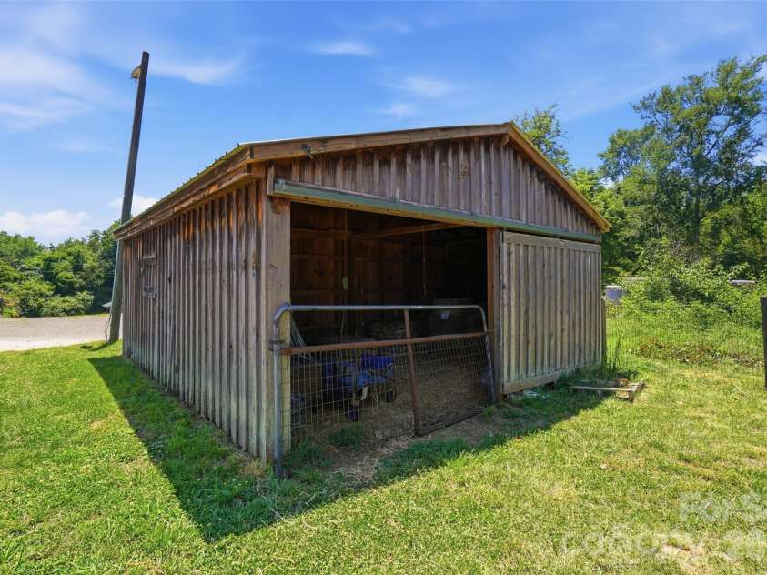 5835 Kreps Road, Clover, SC 29710.  MLS# CAR4397393, YatesRealty ID 33188. Shop / Storage