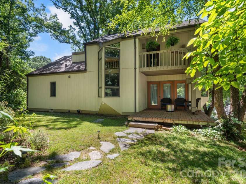 705 West Union Street, Morganton, NC 28655.  MLS# CAR4397775, YatesRealty ID 33189. 