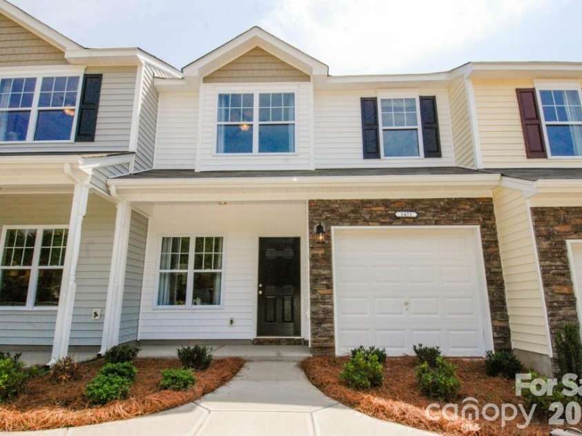 10383 Bunclody Drive, Charlotte, NC 28213.  MLS# CAR4354613, YatesRealty ID 3319. Front