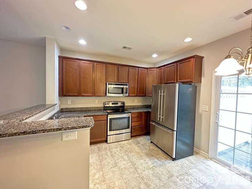 10383 Bunclody Drive, Charlotte, NC 28213.  MLS# CAR4354613, YatesRealty ID 3319. Kitchen 2