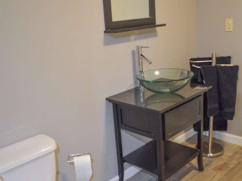 5665 Gold Creek Bay Drive, Hickory, NC 28601.  MLS# CAR4286069, YatesRealty ID 3319. Basement Bathroom