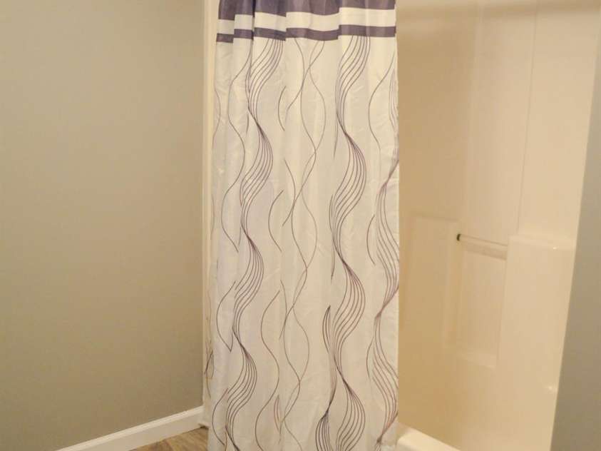 5665 Gold Creek Bay Drive, Hickory, NC 28601.  MLS# CAR4286069, YatesRealty ID 3319. Basement Bathroom