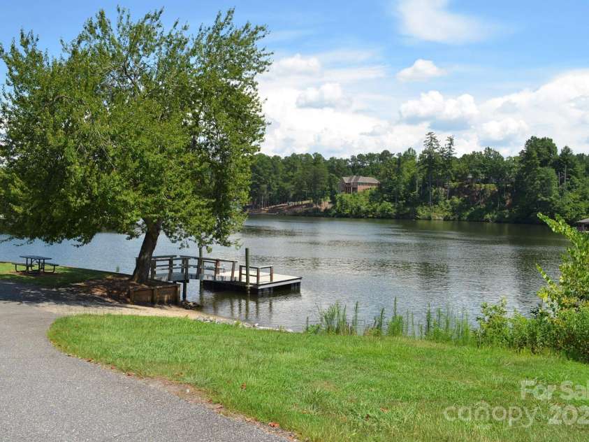 5665 Gold Creek Bay Drive, Hickory, NC 28601.  MLS# CAR4286069, YatesRealty ID 3319. Community Boat Ramp