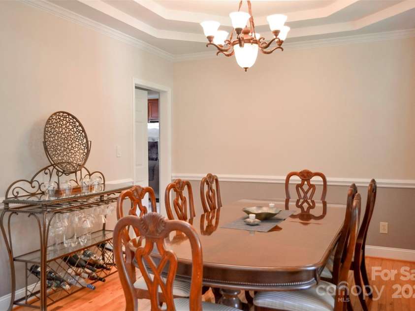 5665 Gold Creek Bay Drive, Hickory, NC 28601.  MLS# CAR4286069, YatesRealty ID 3319. Dining Room